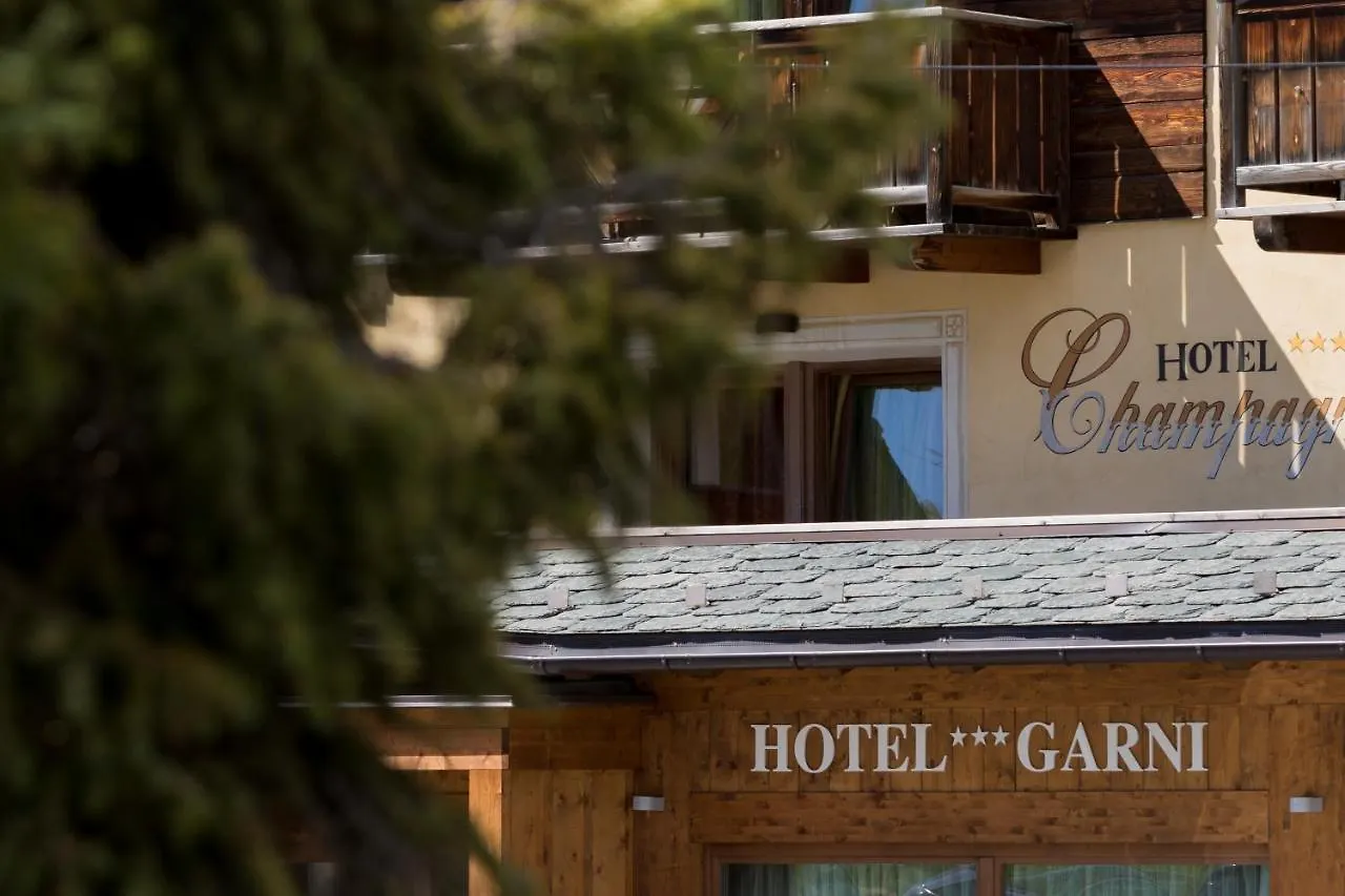 Hotel Champagne location