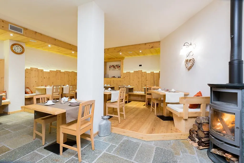 Hotel Champagne Livigno 3*,